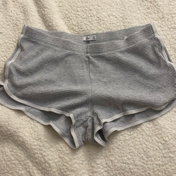 TNA waffle shorts - Picture 2 of 2